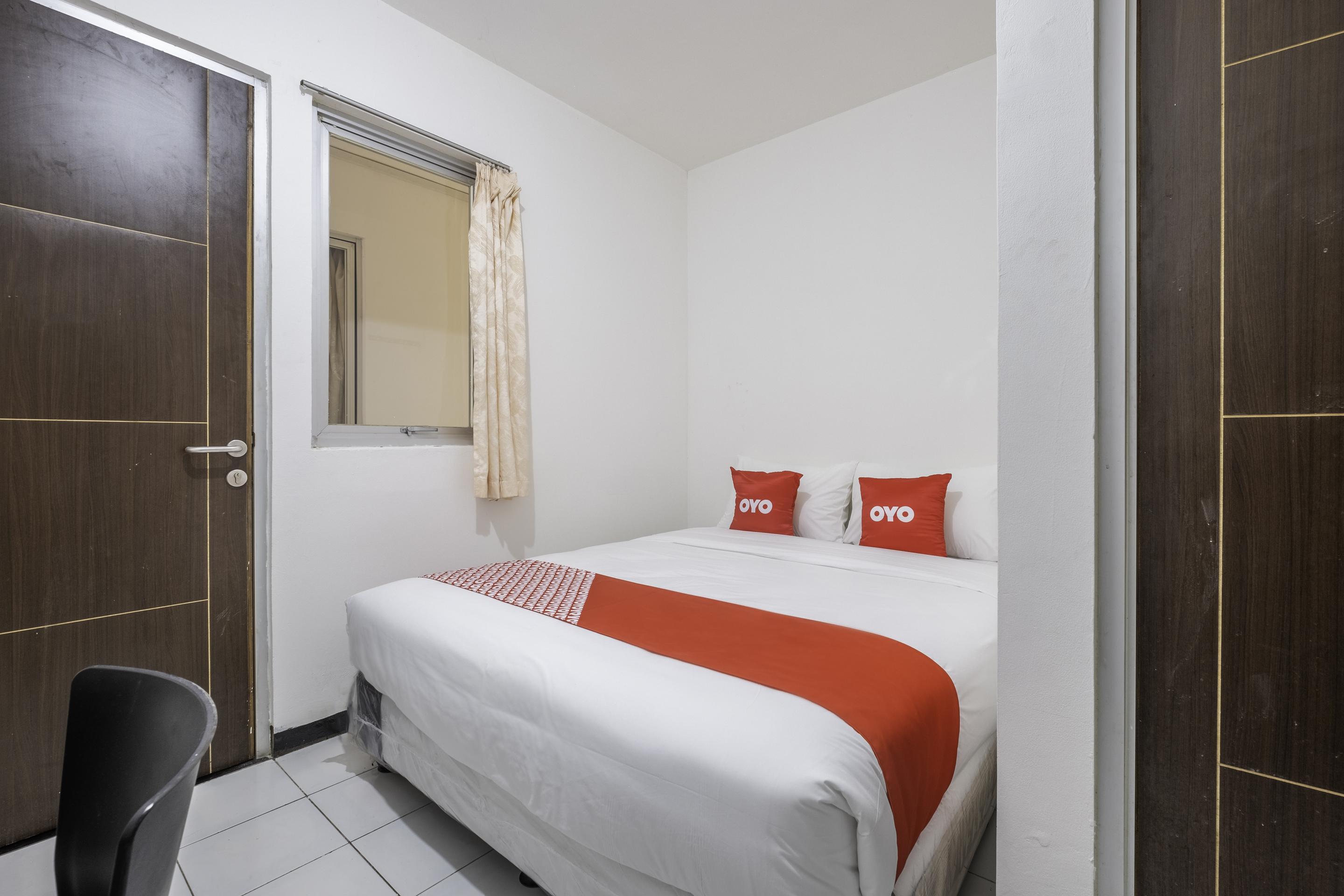 OYO 1568 Stasiun Ka Cirebon Guest House Exterior foto