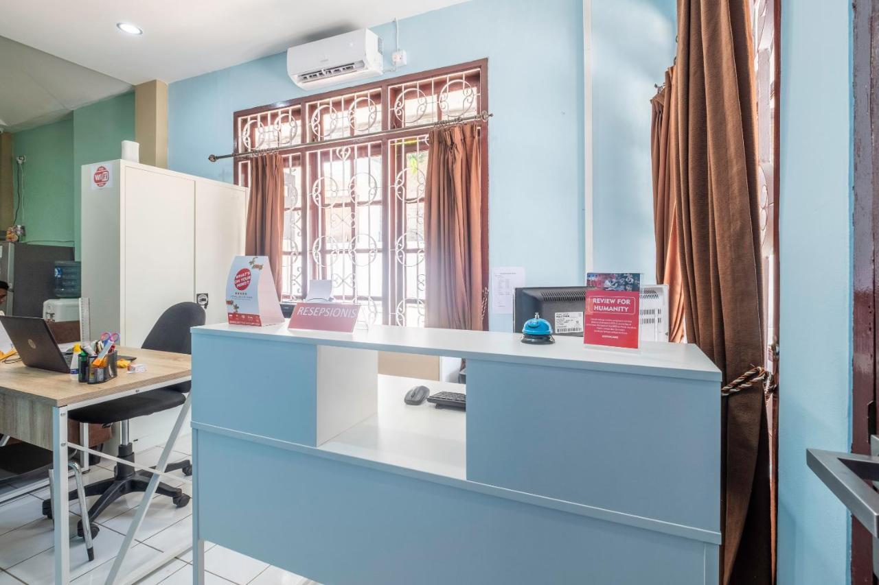 OYO 1568 Stasiun Ka Cirebon Guest House Exterior foto