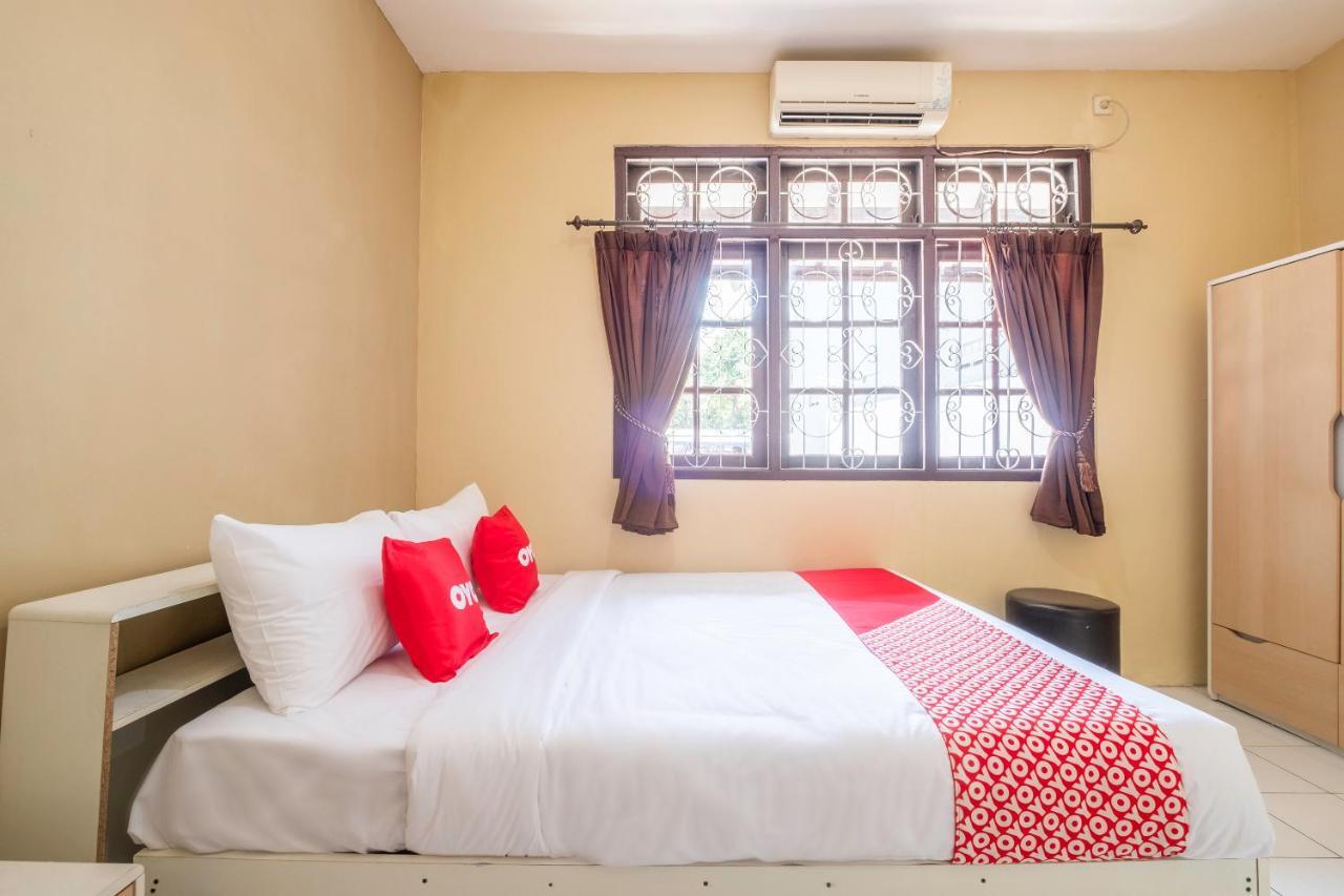 OYO 1568 Stasiun Ka Cirebon Guest House Exterior foto